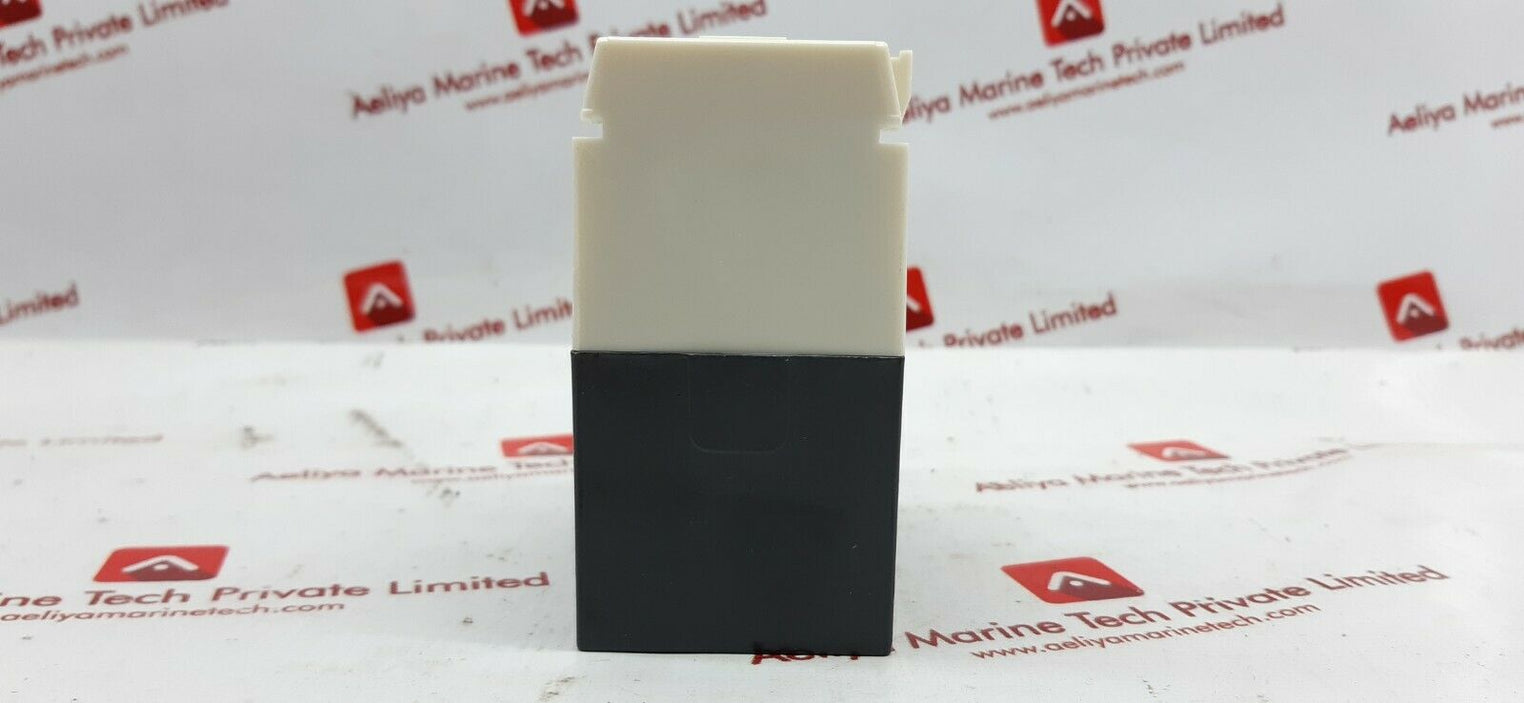 Telemecanique ca2-fn 162 relay 440v 60hz new