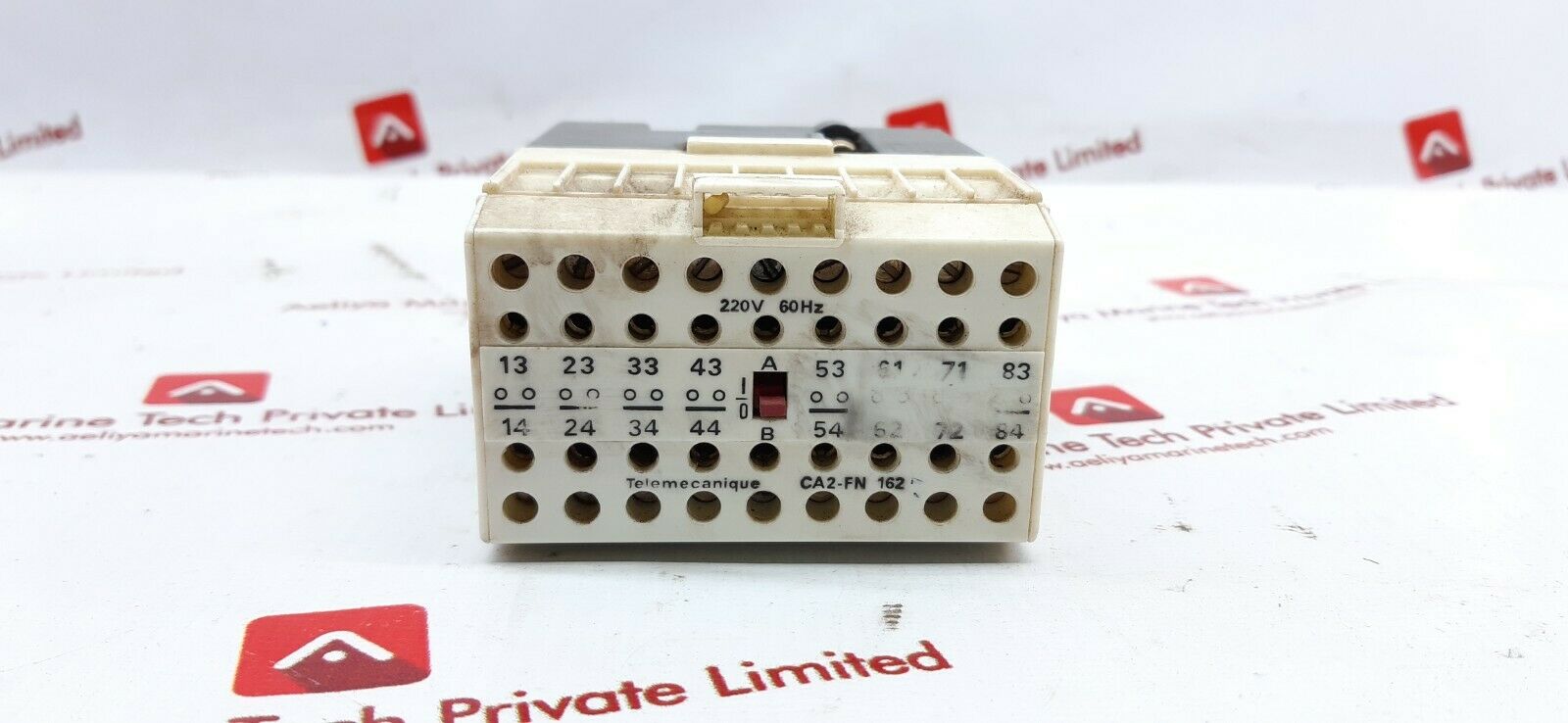 Telemecanique ca2-fn 162 relay 220v 60hz