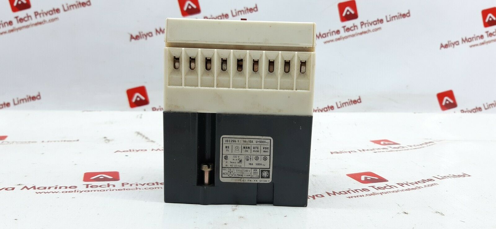 Telemecanique ca2-fn 162 relay 220v 60hz