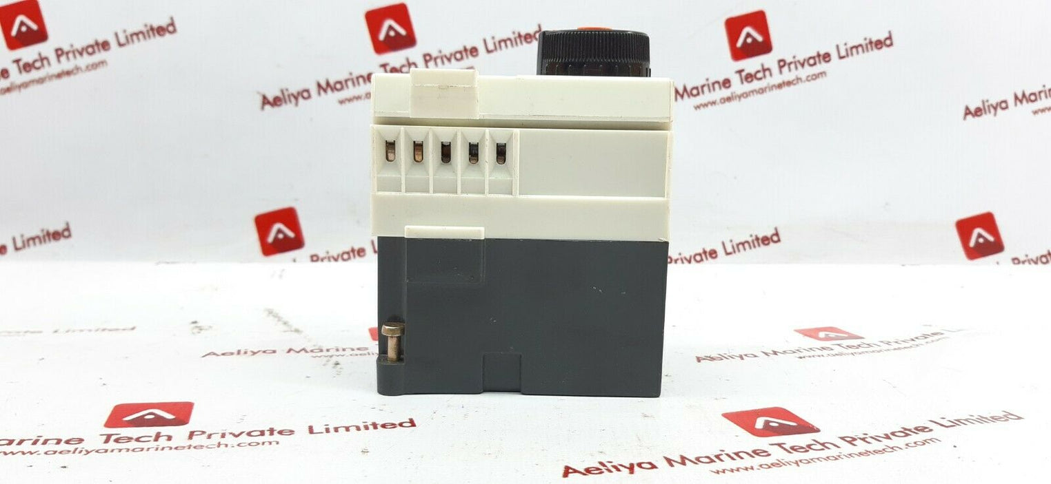 Telemecanique ca2-fr 111 relay 220v 60hz