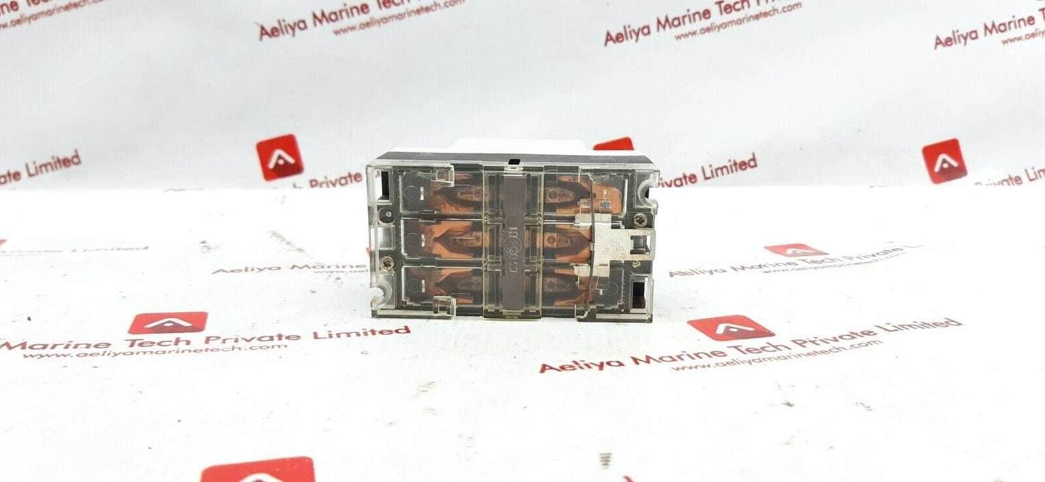Merlin gerin multi 9 p25m circuit breaker