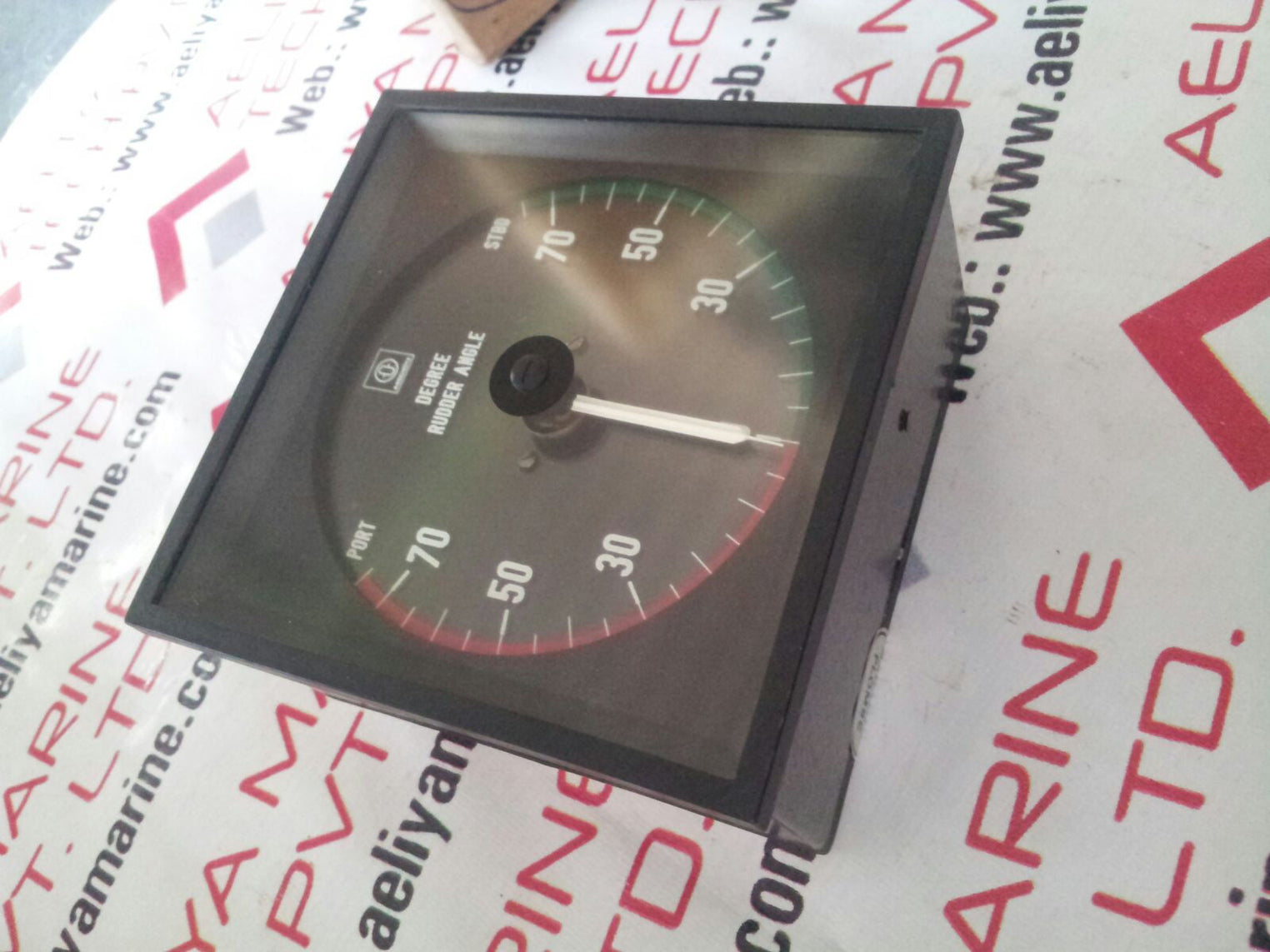Raytheon nb 09-066-35 rudder angle indicator