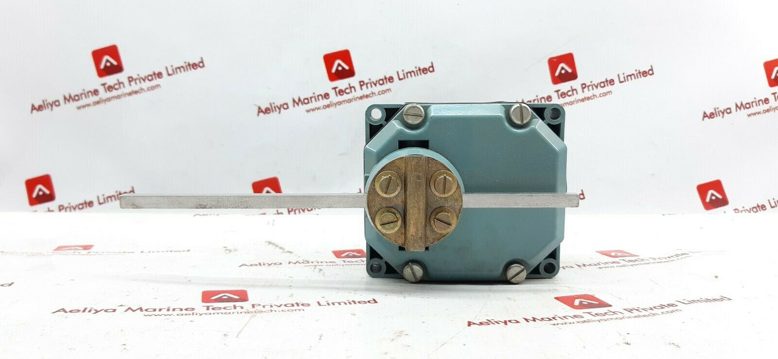 Telemecanique xcr limit switch