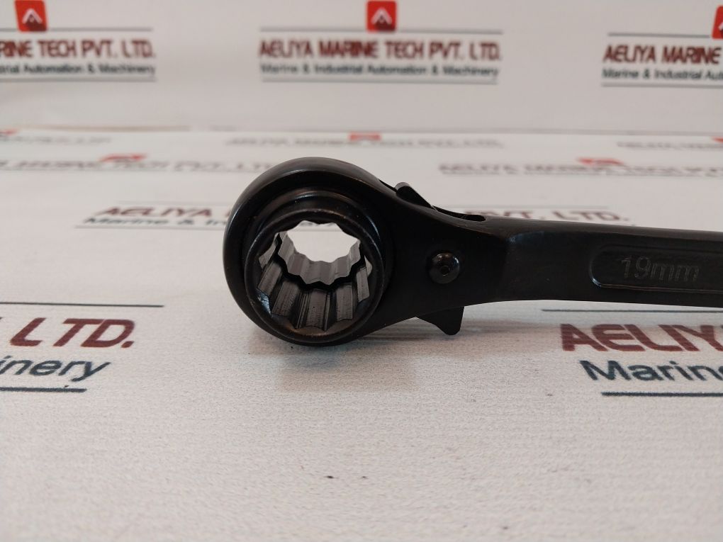 17-19 High Grade Multi-purpose Ratchet Wrench