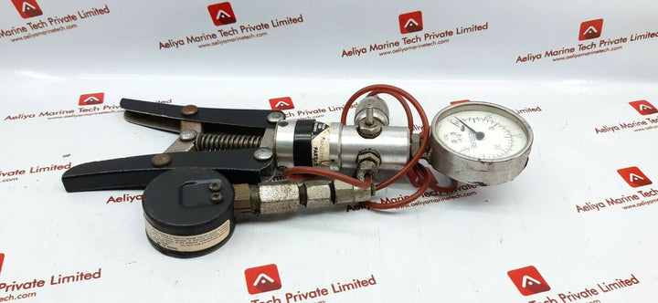 Hand held test pump tp1 pressure calibrator