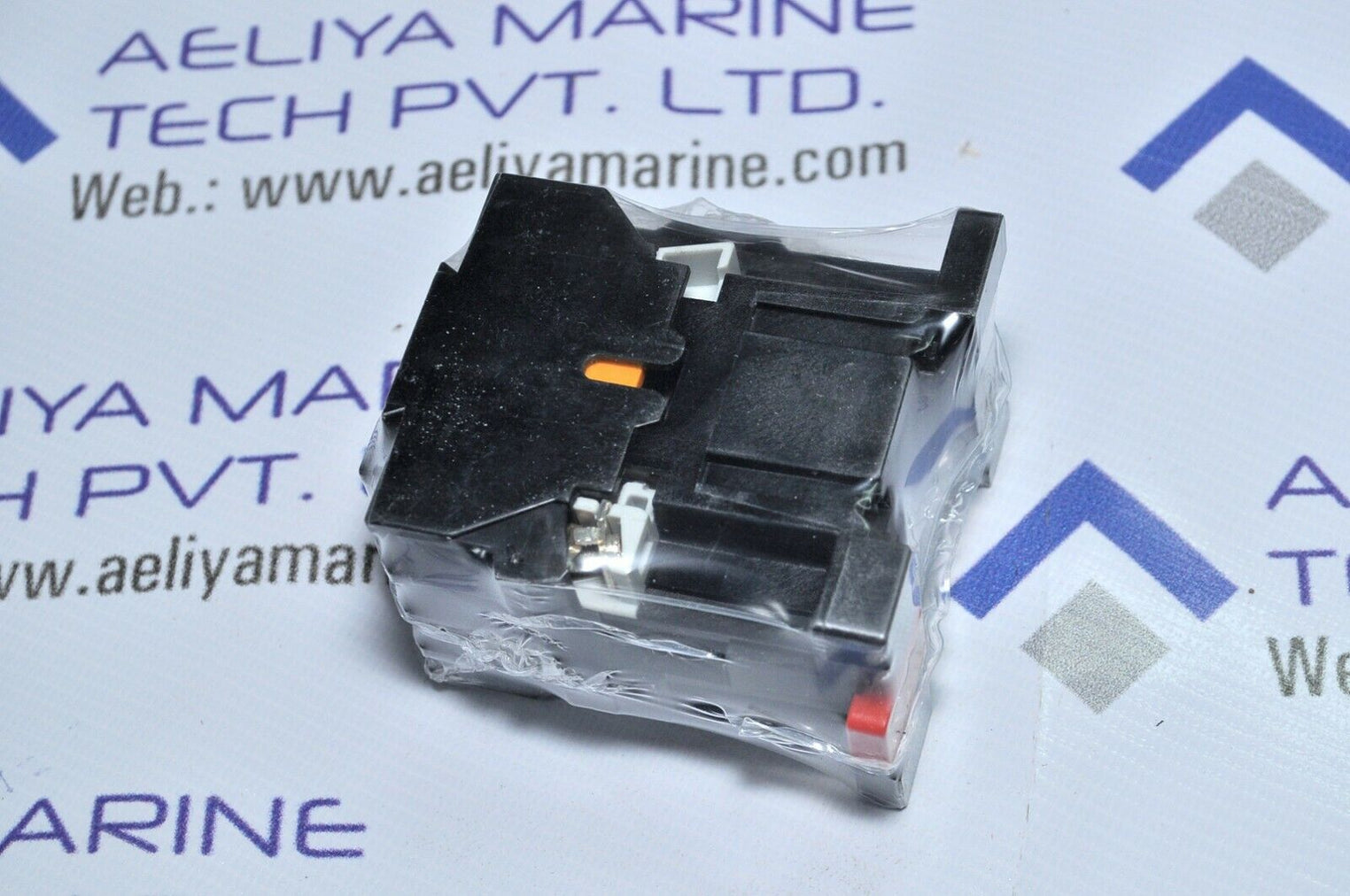 Telemecanique ca2-dn1319. a65 relay