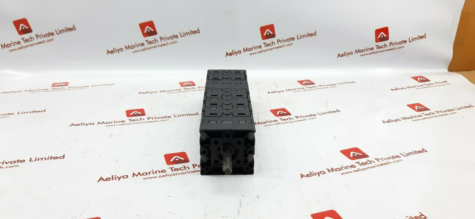 Entrelec vyar16 rotary cam switch 12a 660v