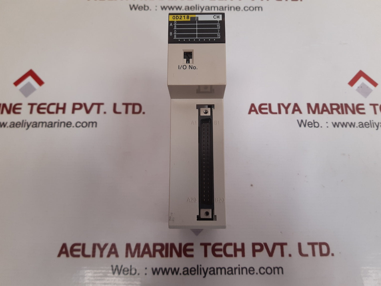 Omron c200h-0d218 output unit