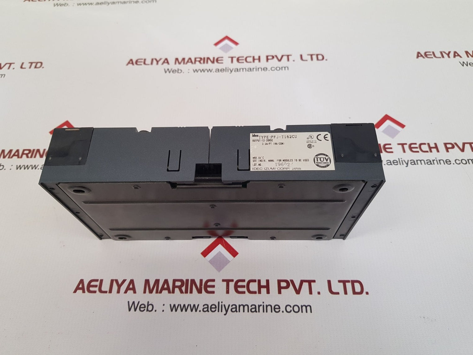 Idec izumi pfj-n162u with pfj-t162cu module 