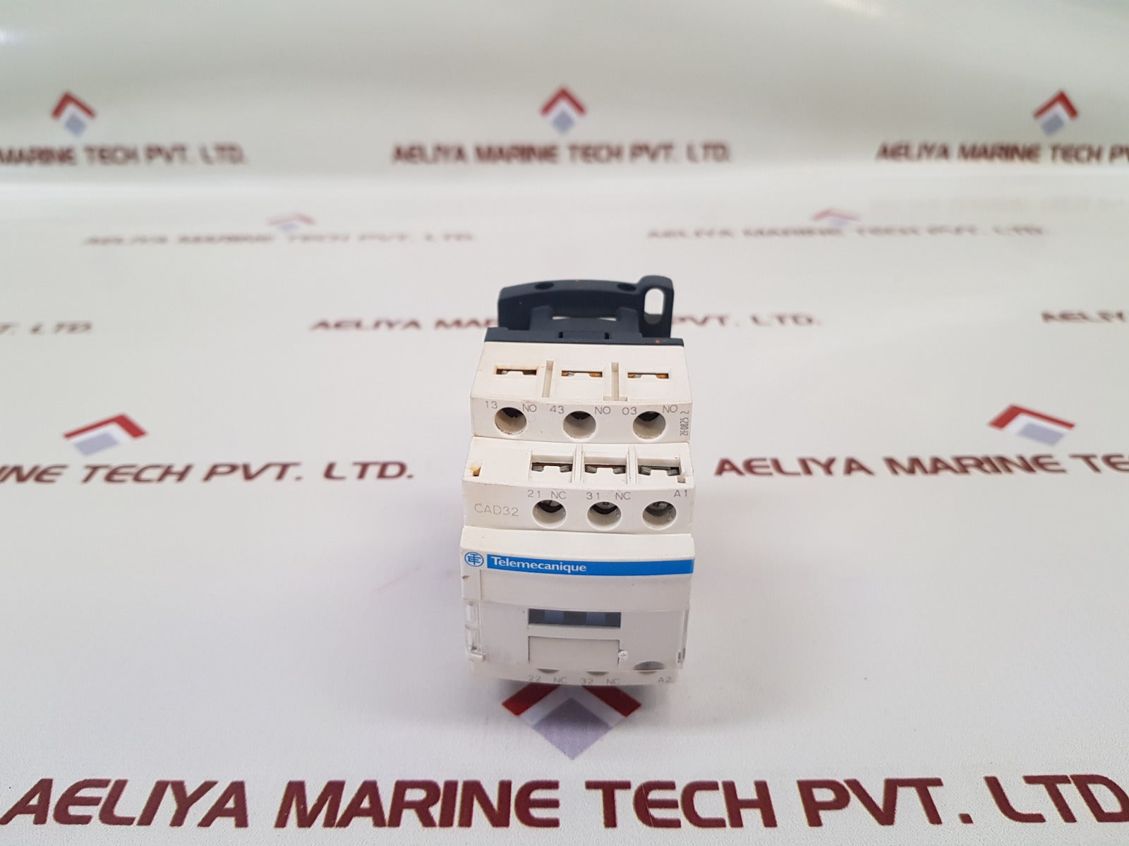 Telemecanique/Schneider Cad32 Contactor
