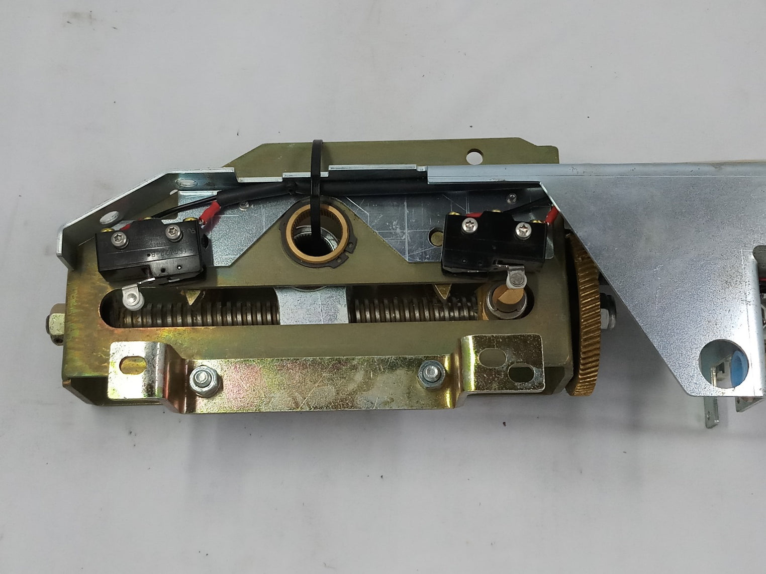 Abb Uemc40K3-220V Dc