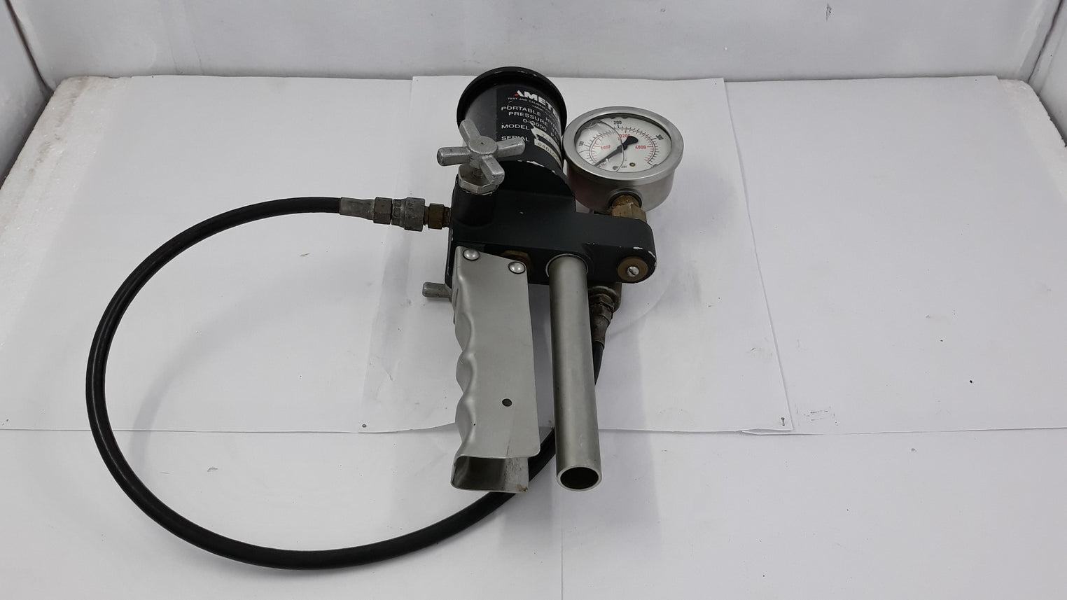 Ametek t-620 portable hydraulic pressure test 0-3000 p.s.i.