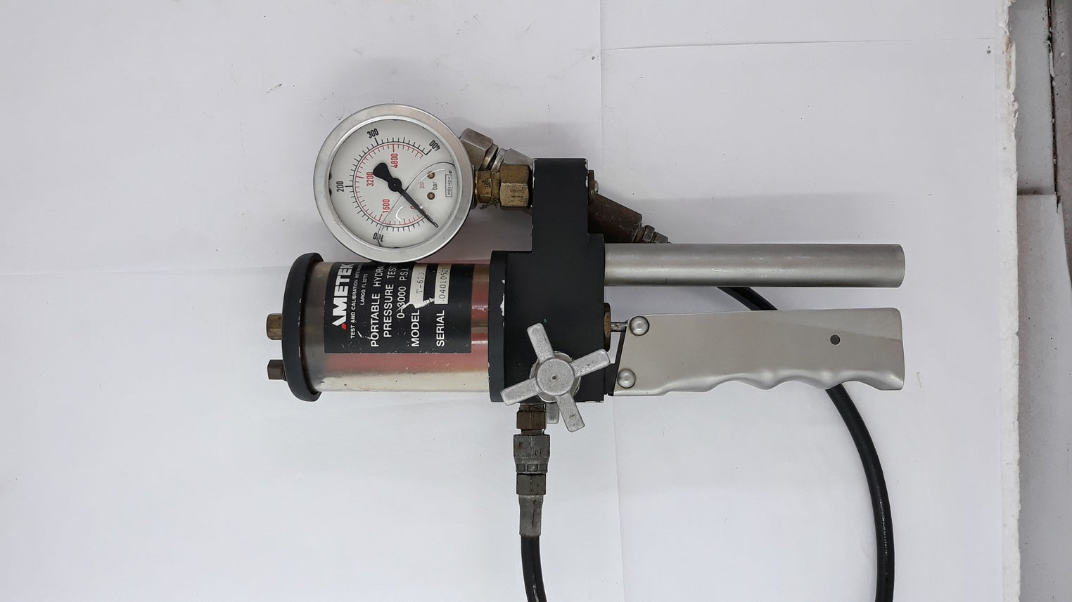 Ametek t-620 portable hydraulic pressure test 0-3000 p.s.i.