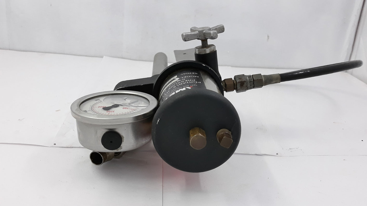 Ametek t-620 portable hydraulic pressure test 0-3000 p.s.i.