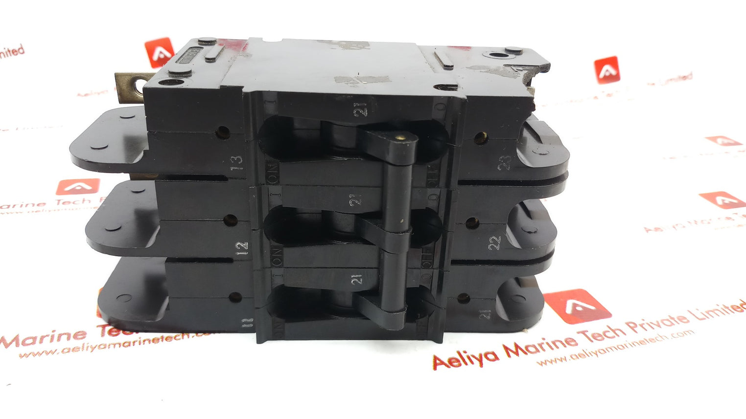 Heinemann Cf3-g8-ae Cf3-z33-55, 3 Pole Circuit Breaker