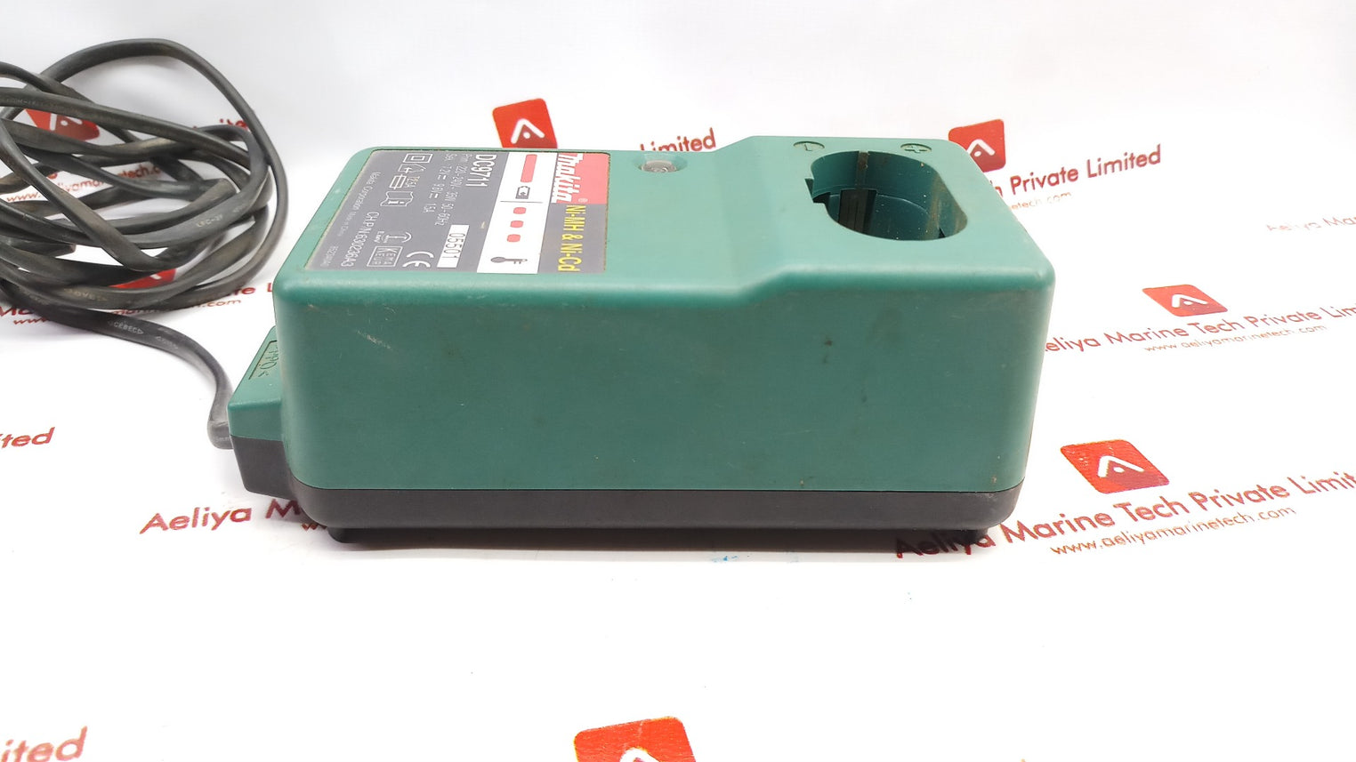 Makita Dc9711 Ni-mh & Ni-cd Battery Charger 7.2V=9.6V=1.5A