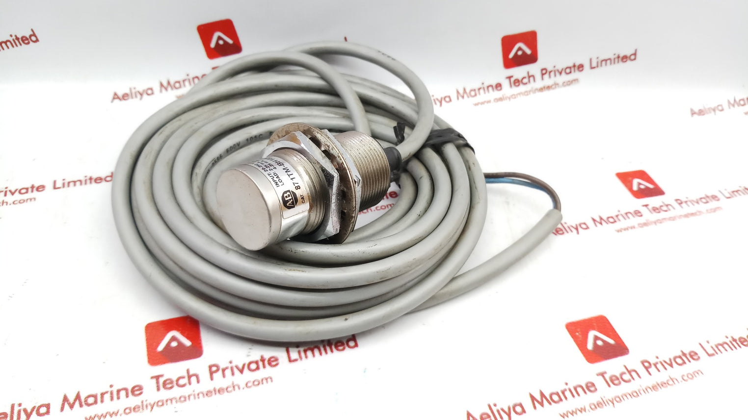 Allen bradley 871tm-bh15n30-ax proximity sensor ser A