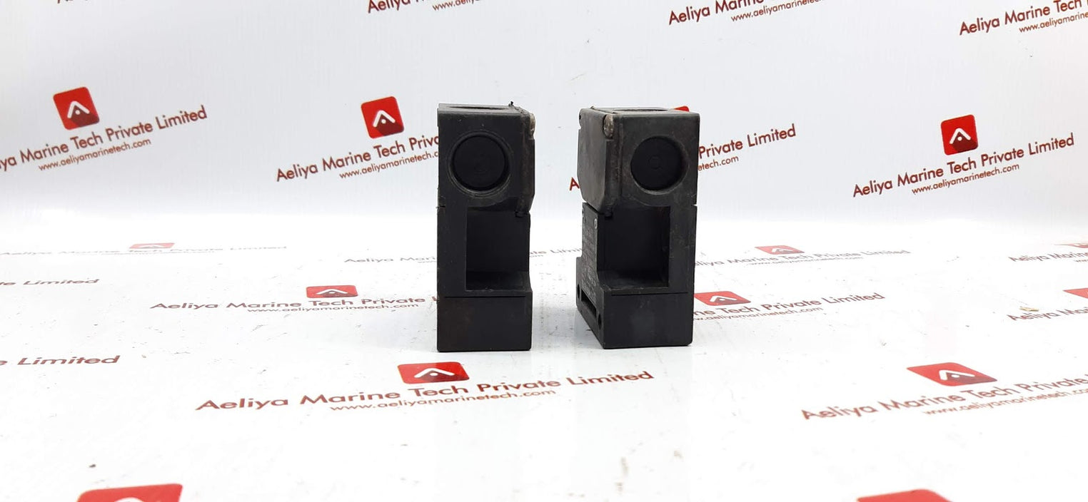 SCHMERSAL AZ 15ZVRK SAFETY INTERLOCK SWITCH AC-15 230V 4A