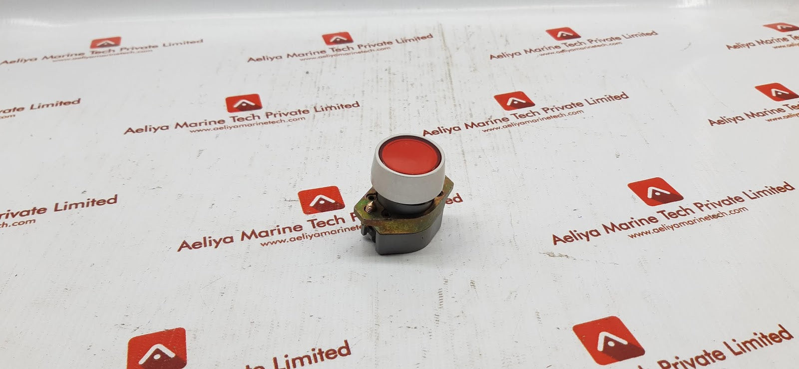 RED PUSH BUTTON 704 0122