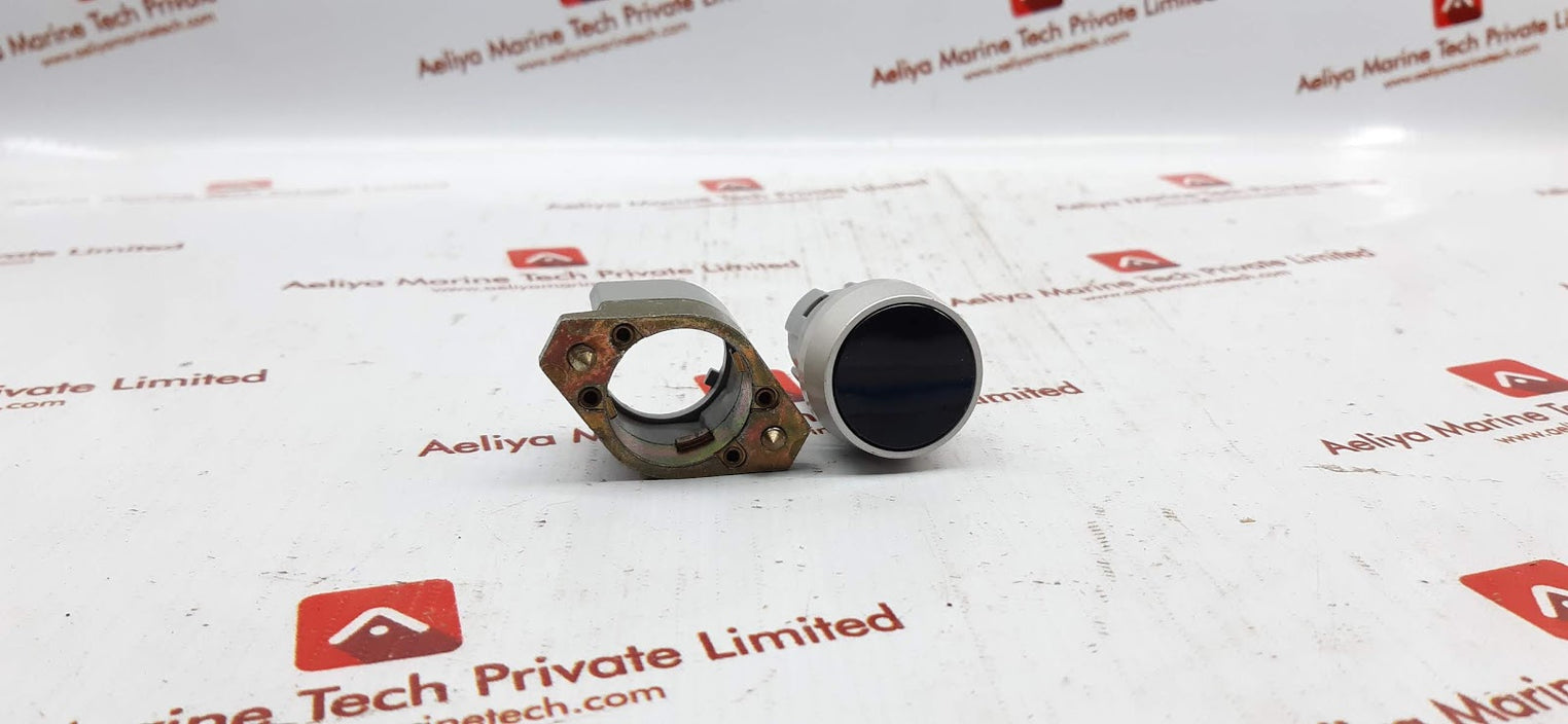BLACK PUSH BUTTON 704 0120
