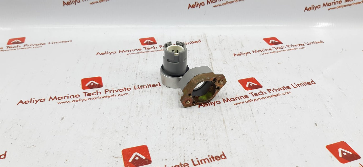 BLACK PUSH BUTTON 704 0120