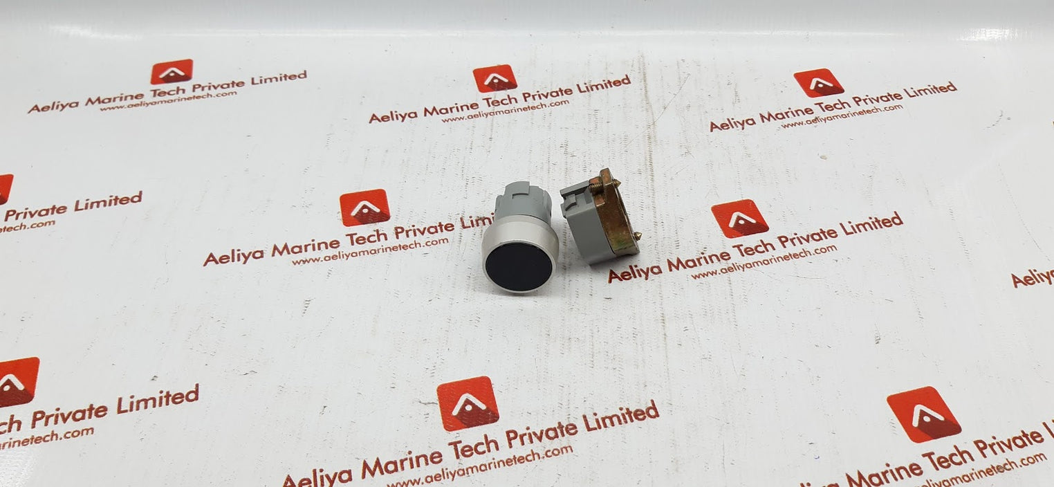 BLACK PUSH BUTTON 704 0120