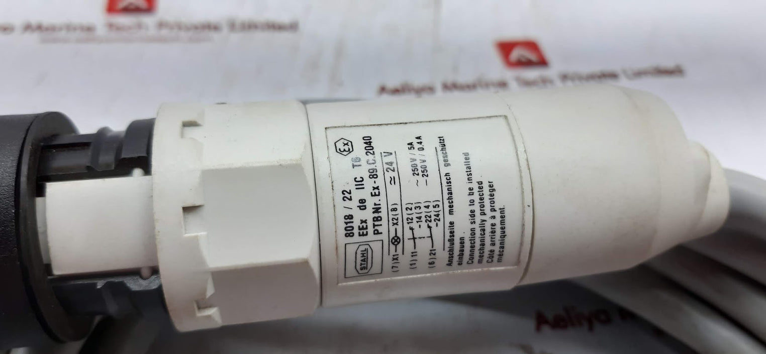 Stahl 8018-22 indication yellow light