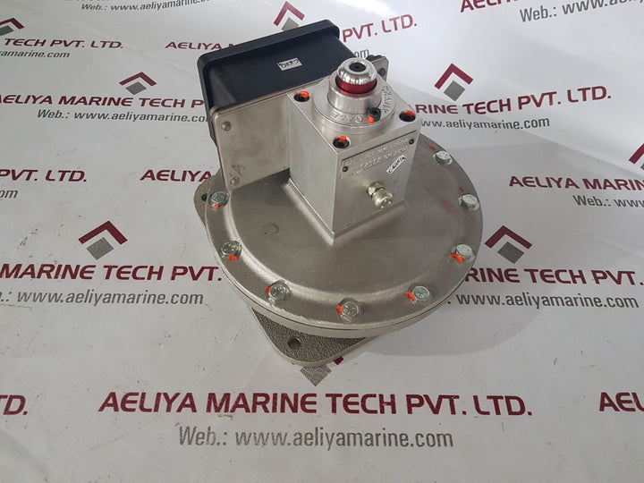 Engine systems 8362040 crankcase pressure detector