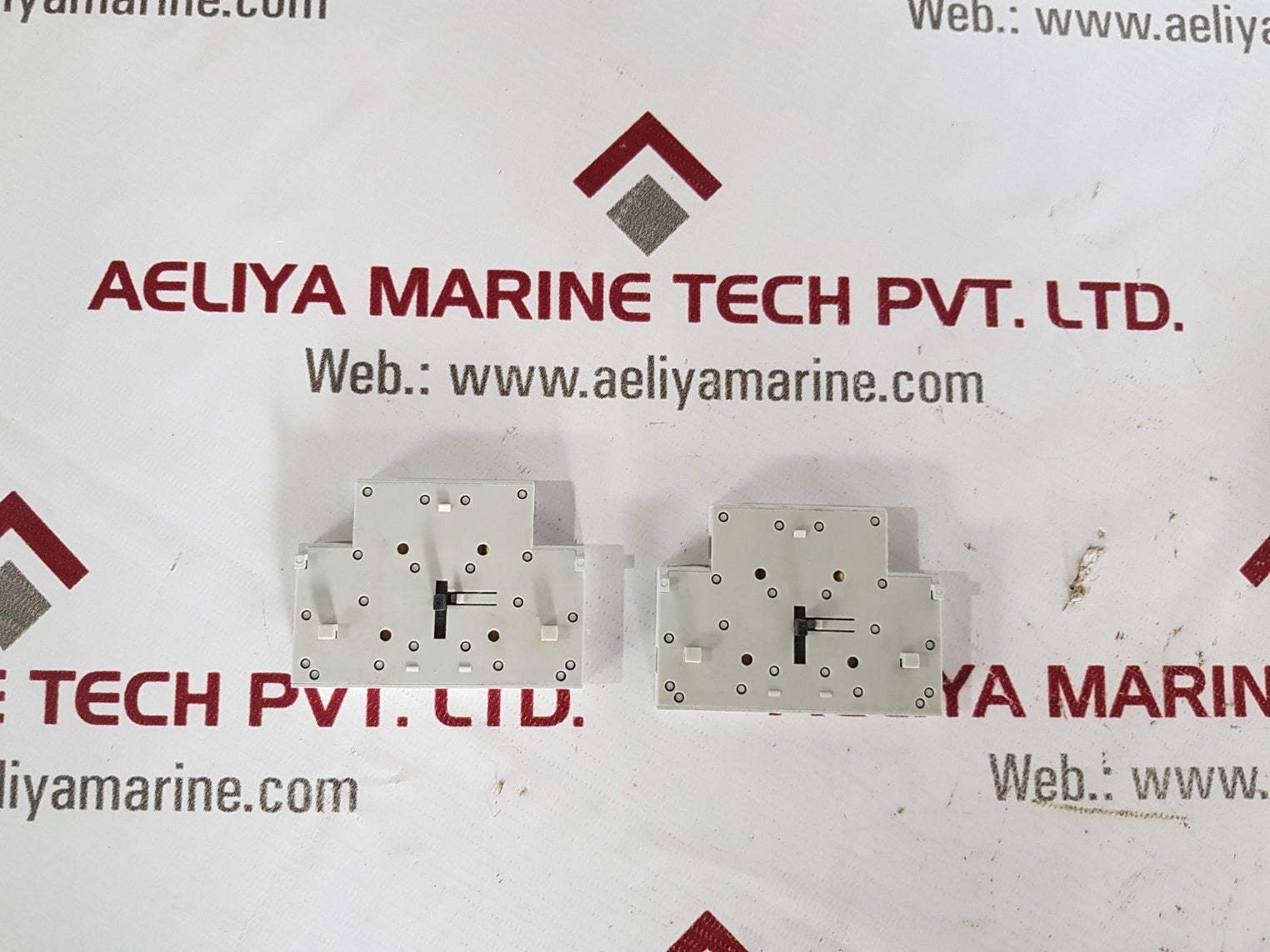 Allen-bradley 100-s ser b auxiliary contacts