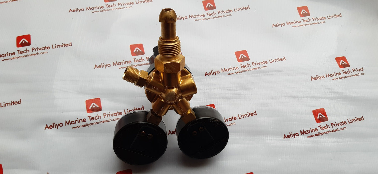 Harris 801 oxygen regulator- dual gauges