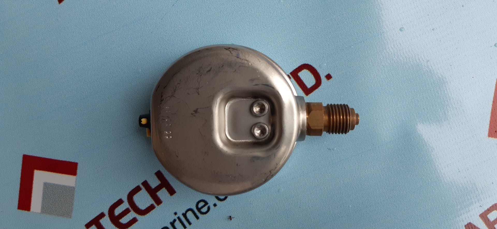 Wika 213.53.63 pressure gauge 16kg/cm2 & psi