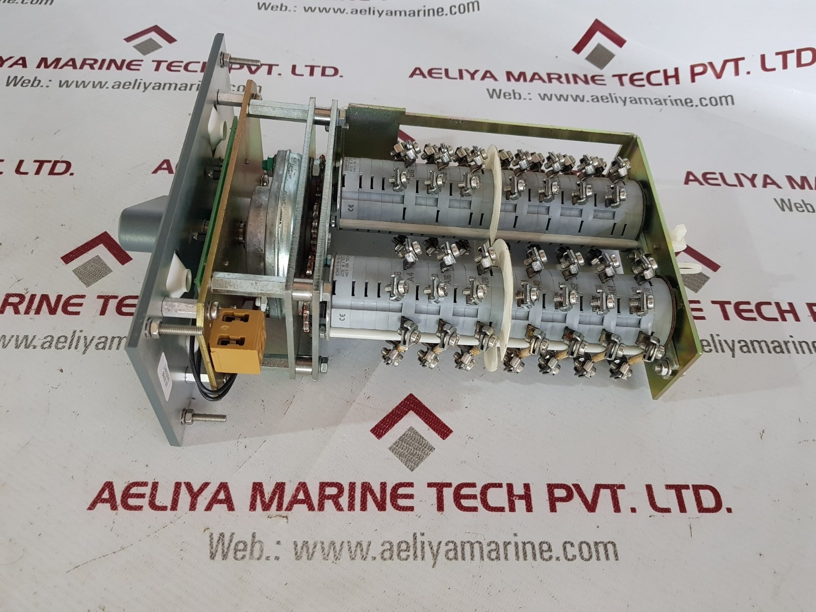 Raytheon anschutz change over switch 124-186.ng002