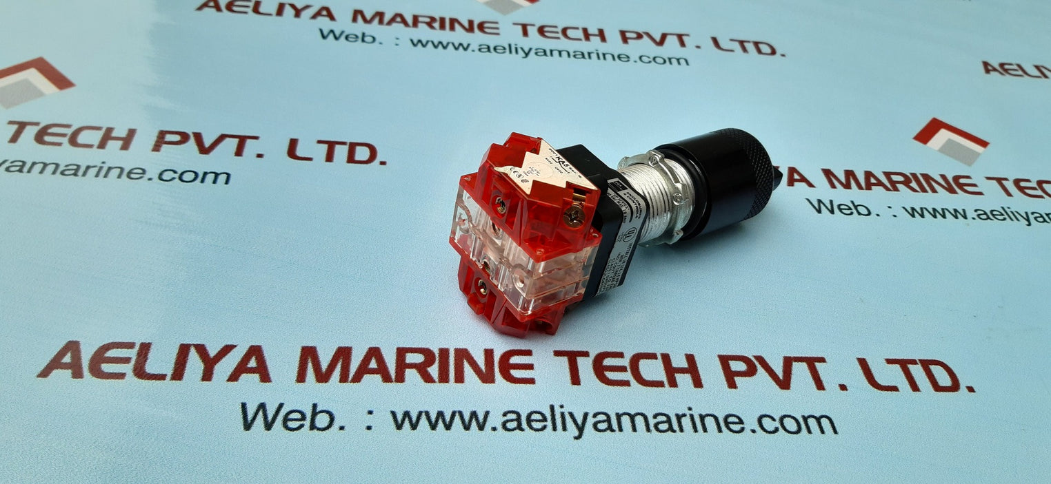 Enclosures & controls cad2800832dt2 hoa selector switch