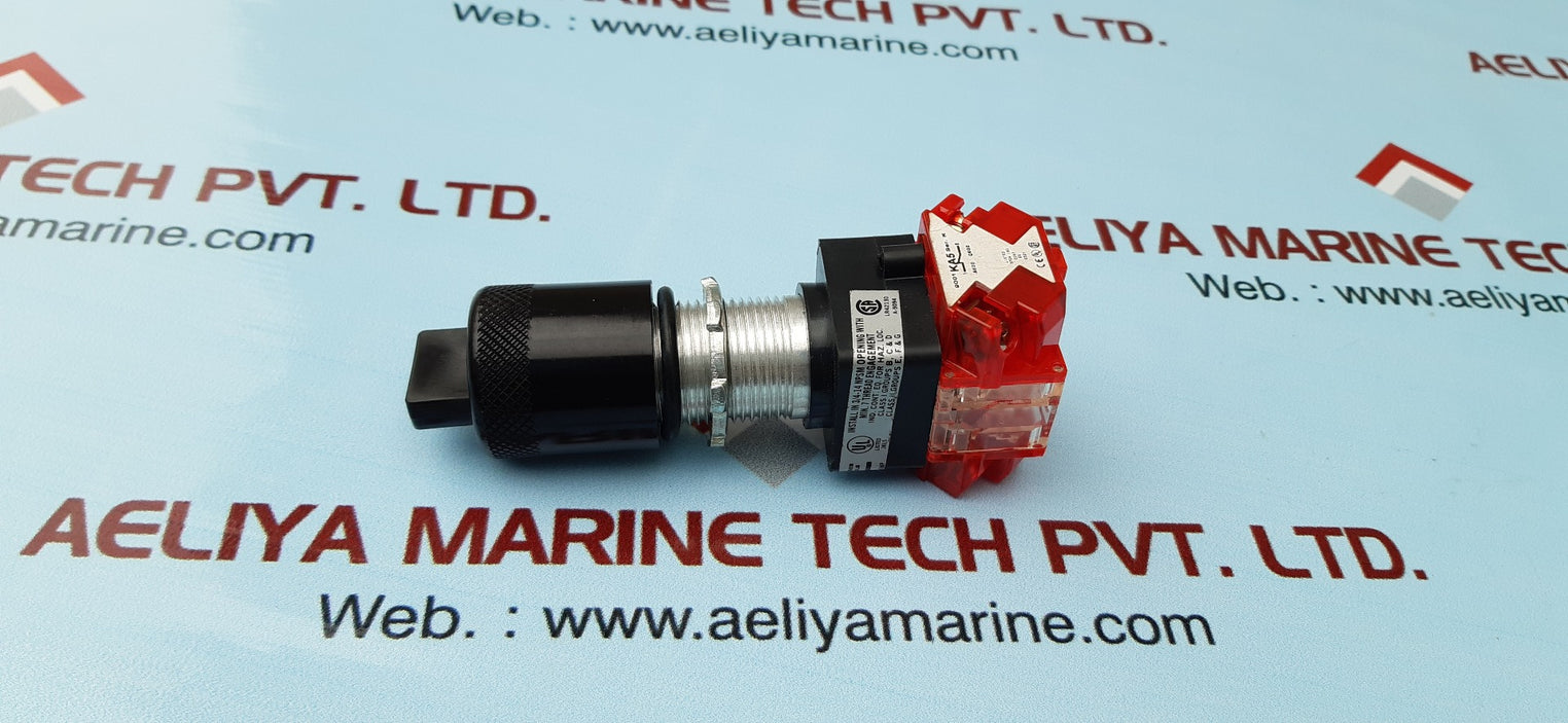 Enclosures & controls cad2800832dt2 hoa selector switch