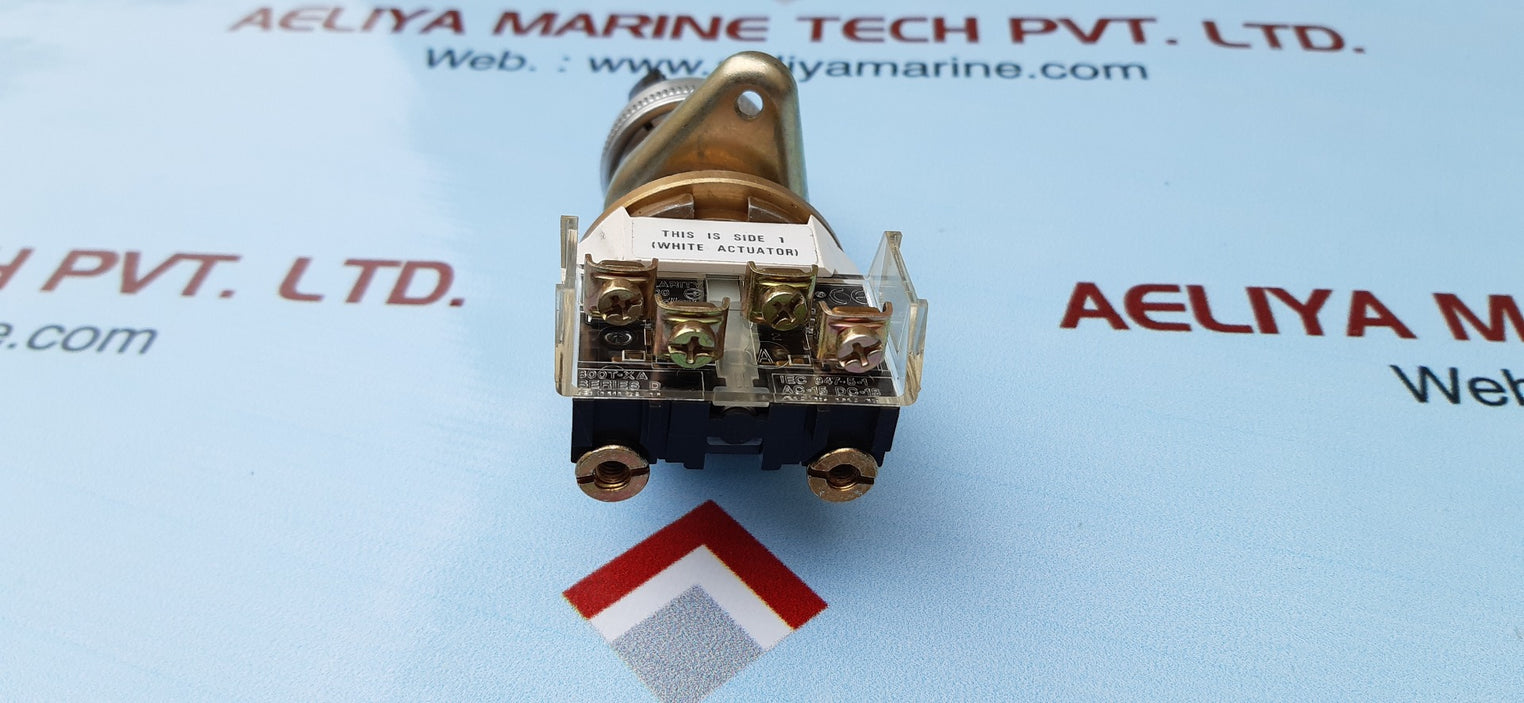 ALLEN-BRADLEY 800HHP2KB6AXXX SELECTOR SWITCH SER D