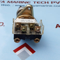 ALLEN-BRADLEY 800HHP2KB6AXXX SELECTOR SWITCH SER D
