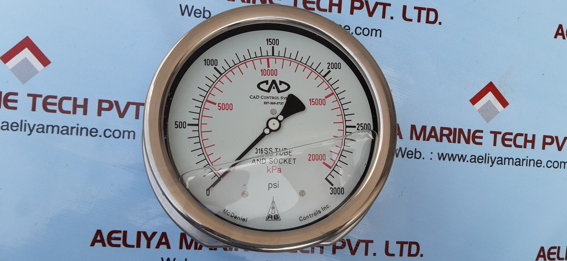 Mc daniel controls pressure gauge 0-3000 psi