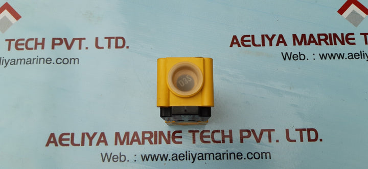 Turck ni20-cp40-vp4x2 proximity switch 10-65 vdc