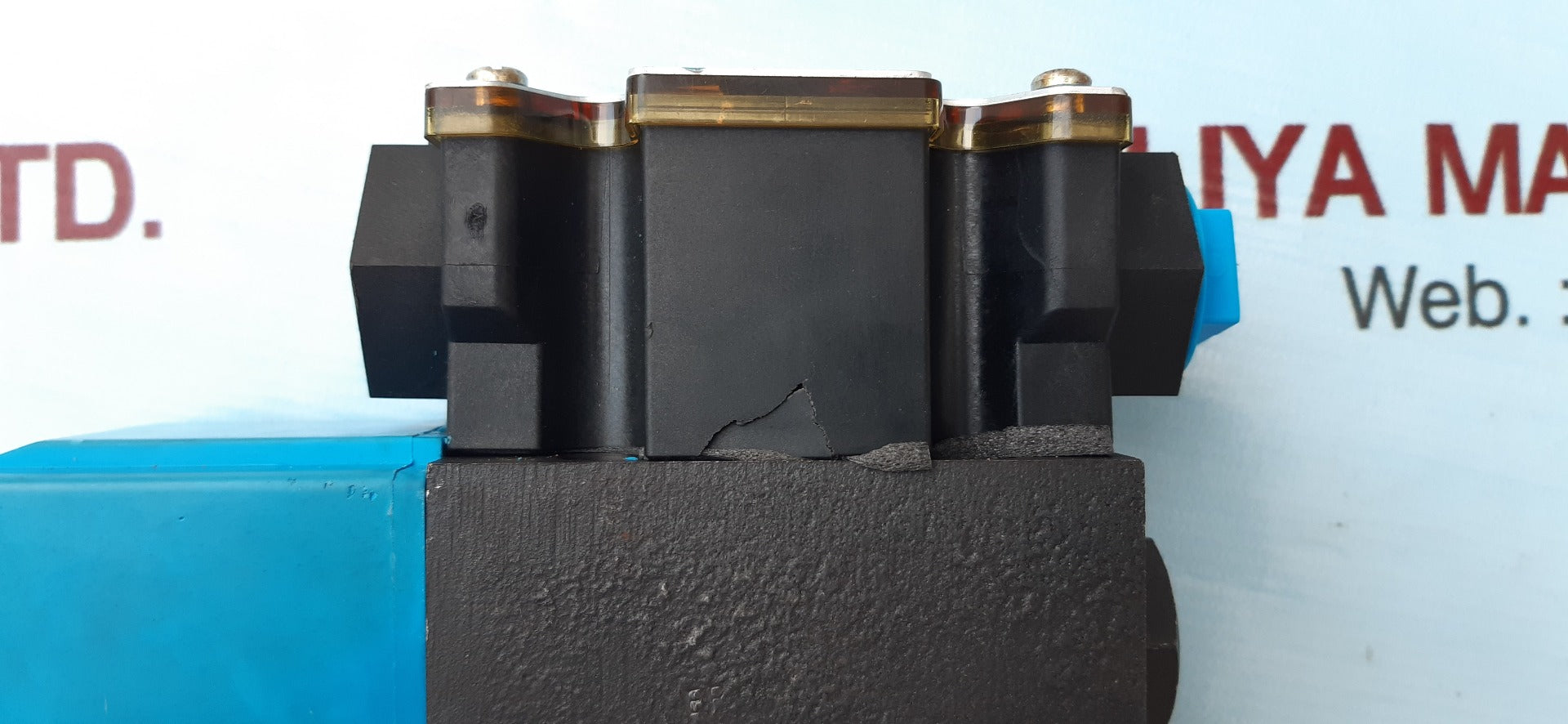 Eaton vickers dg4v-3s-2a-m-fw-h5-60 solenoid valve 24vdc 30w