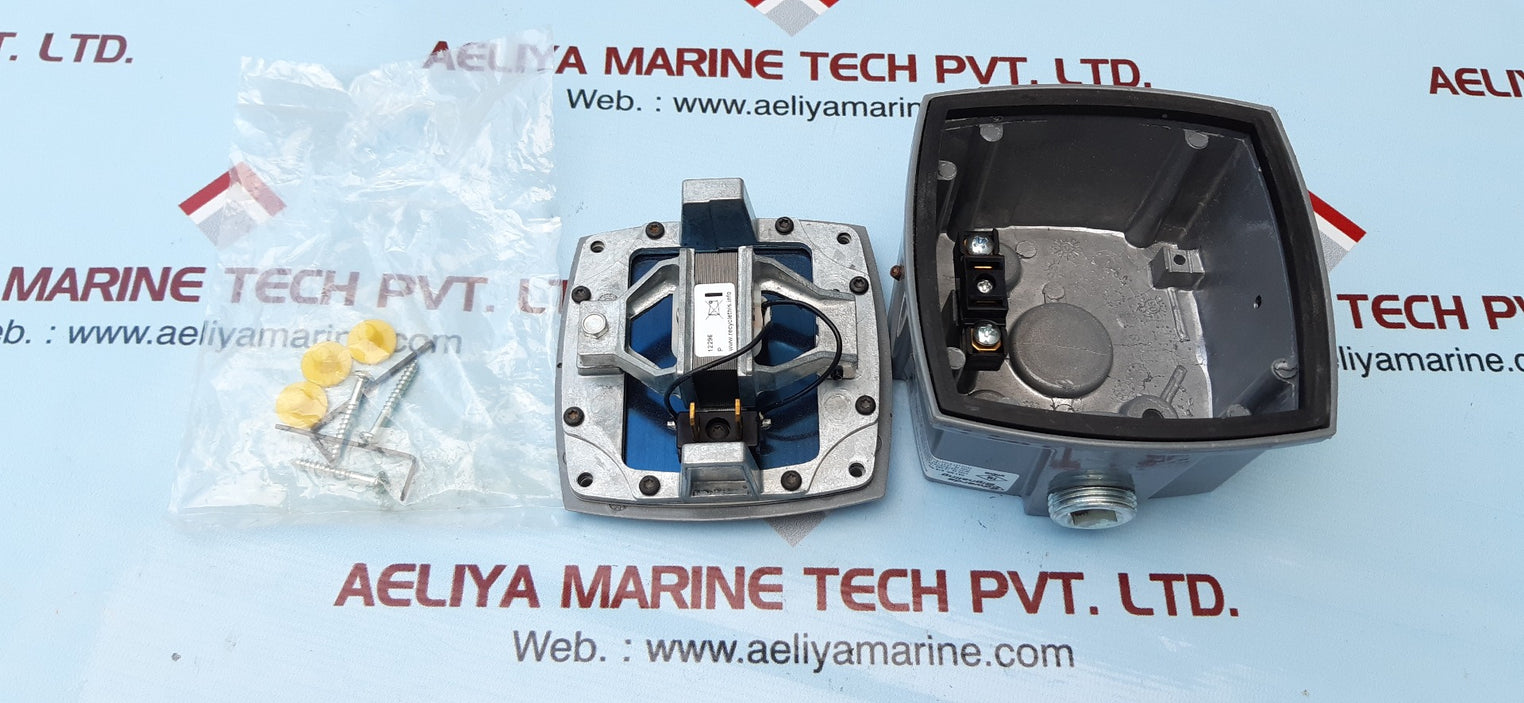 Edwards signaling 876n5 weatherproof vibrating horn 120v 50/60hz 0.125a