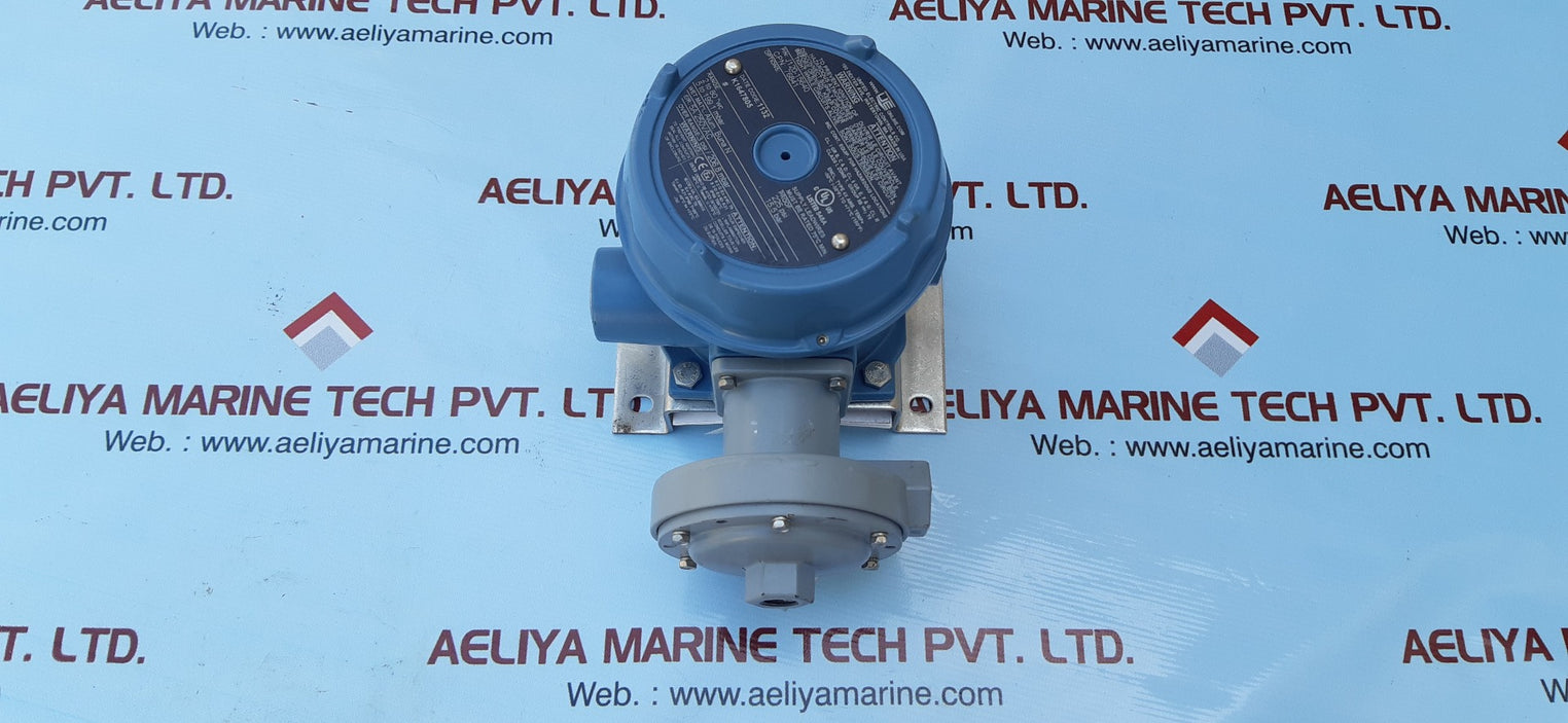 Ue j120-15640 pressure switch