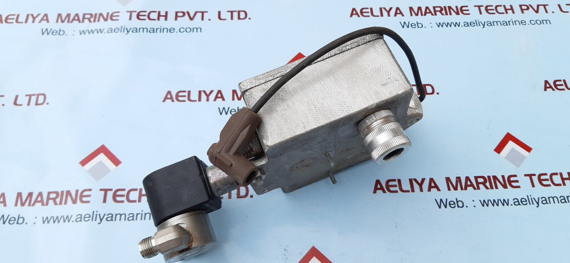 Parker 71215sn2mn00n0c111c1 solenoid valve kit 10w 150psi