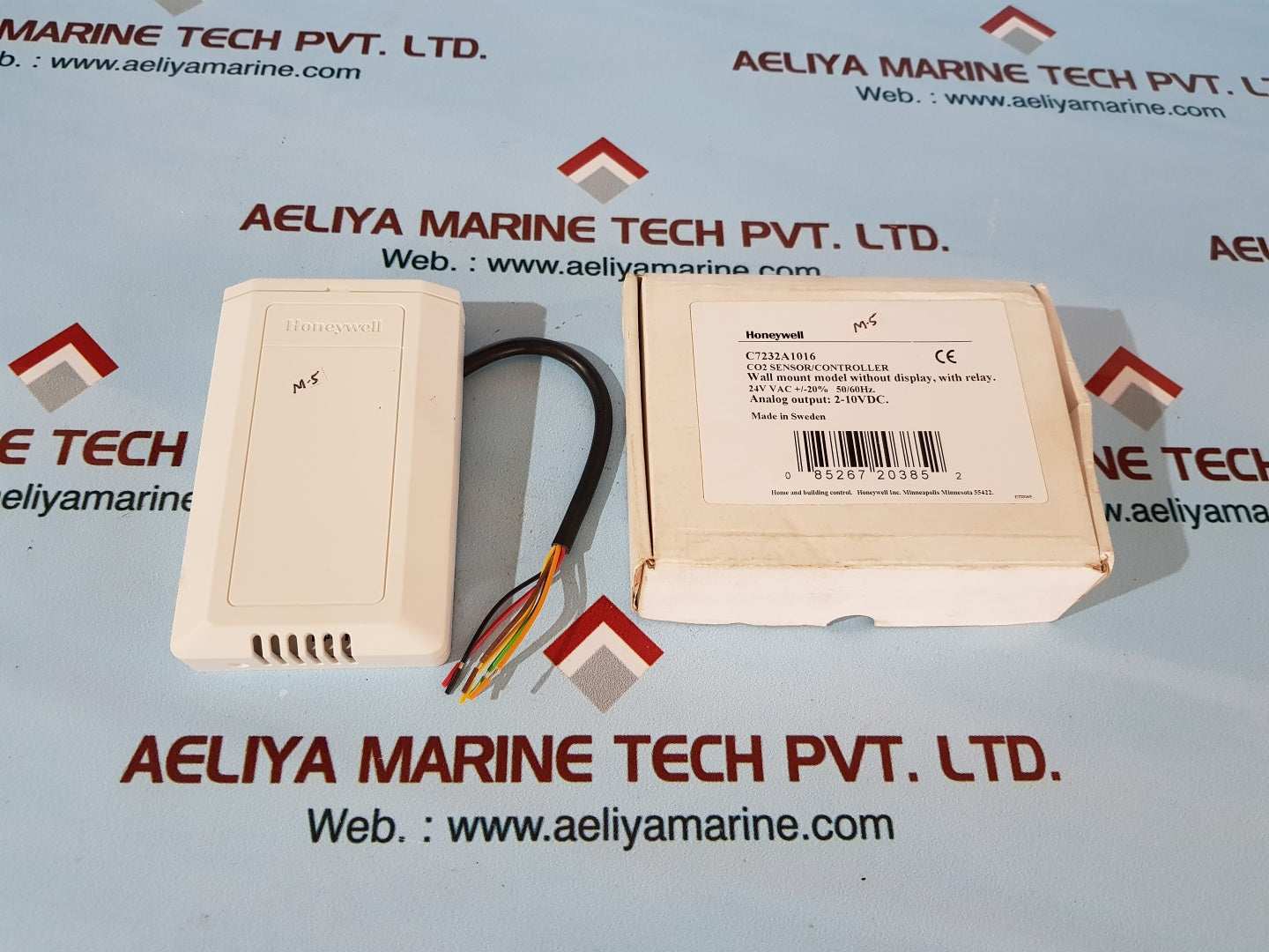 Honeywell c7232a1016 co2 sensor/controller