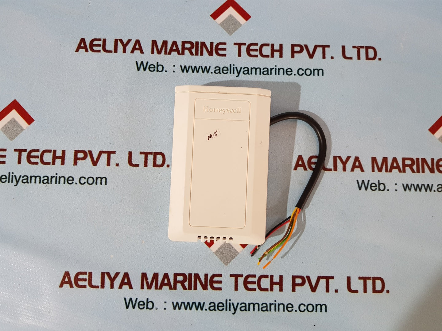 Honeywell c7232a1016 co2 sensor/controller