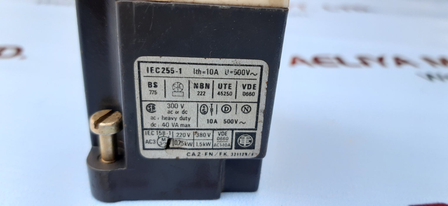 Telemecanique IEC255-1 relay
