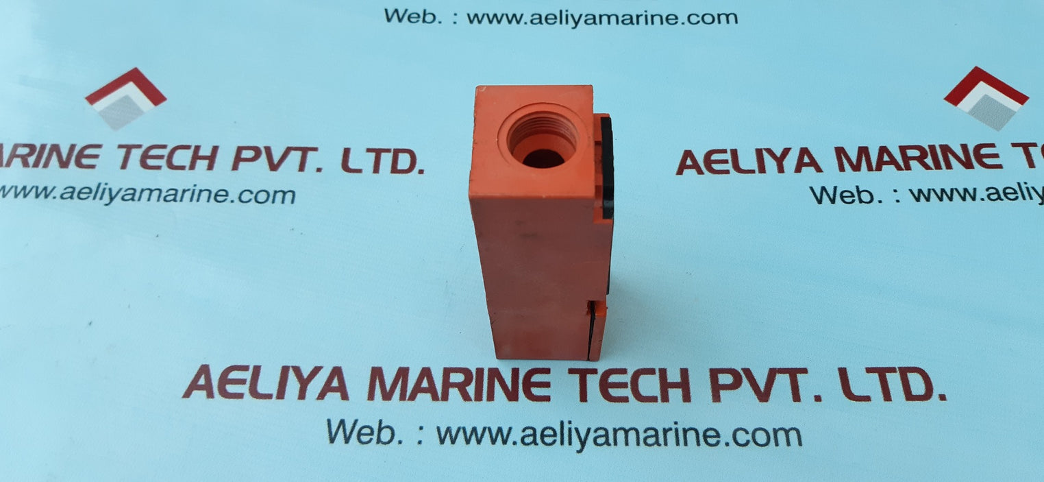 Schmersal ifl 15-333-11ypg proximity inductive switch ip 65