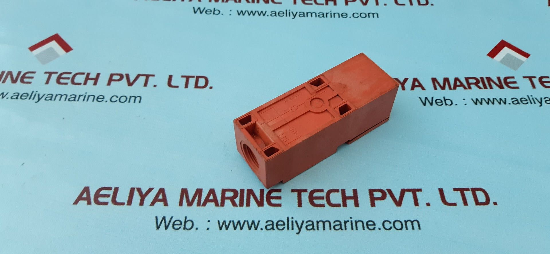 Schmersal ifl 15-333-11ypg proximity inductive switch ip 65
