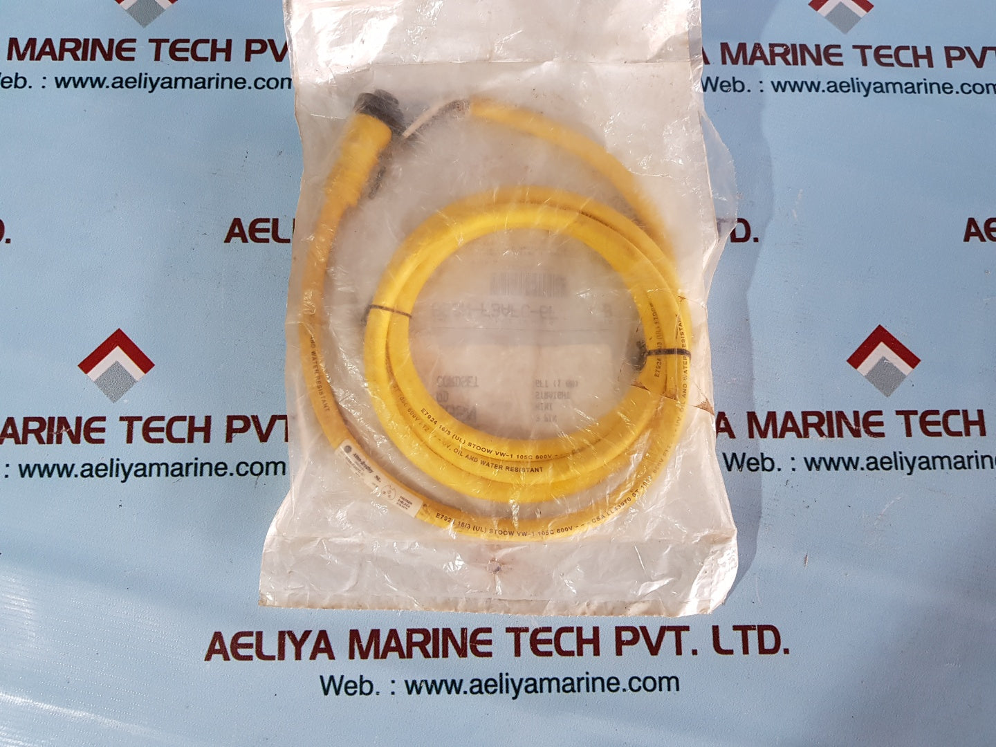 Allen-bradley 889n-f3afc-6f ser.B cordset 3pin cable 600v 13amps