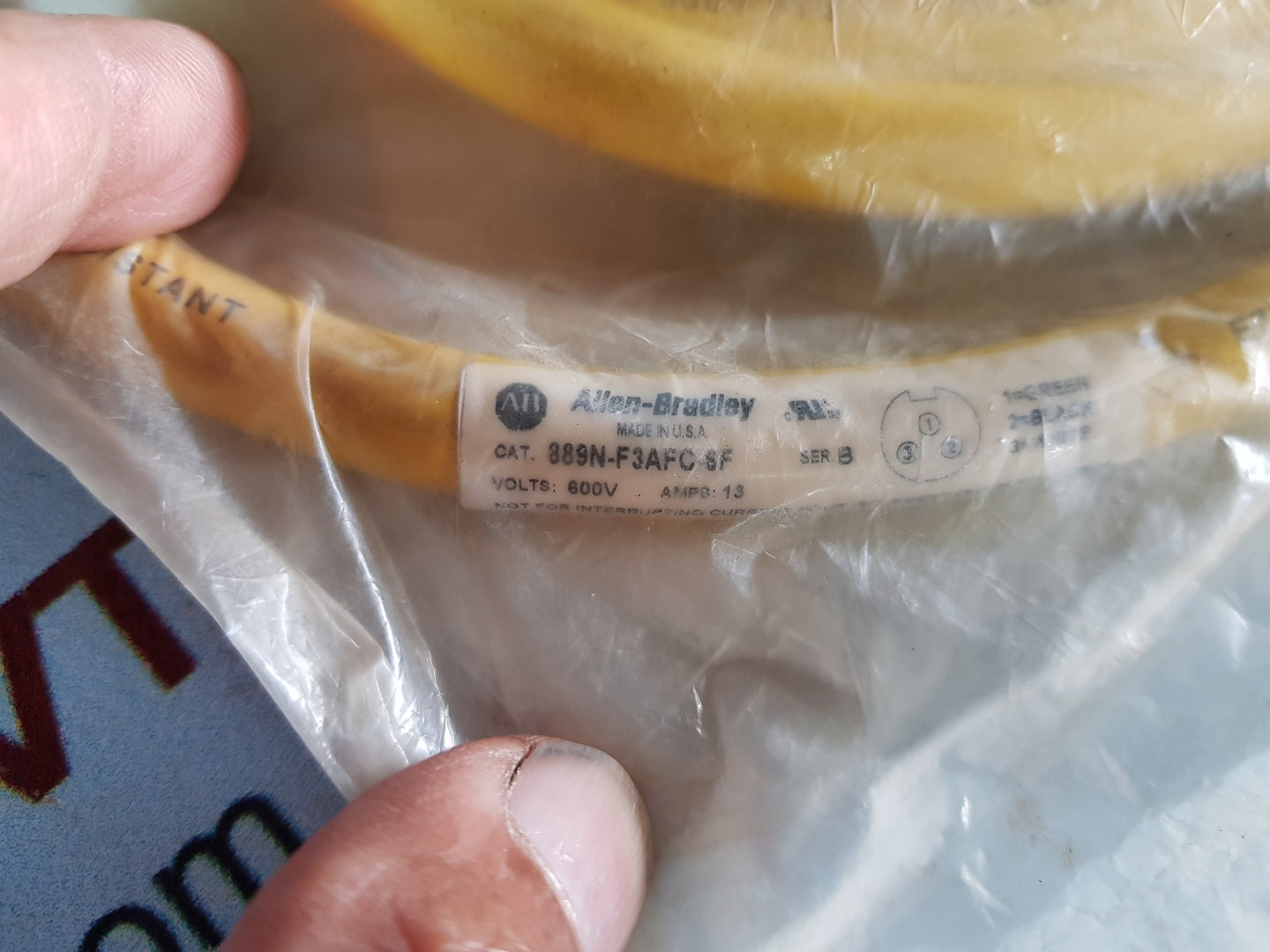 Allen-bradley 889n-f3afc-6f ser.B cordset 3pin cable 600v 13amps