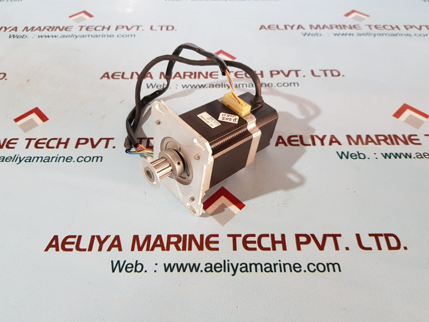 Sanyo Denki 103h7124-20xe42 bipolar hybrid stepping motor